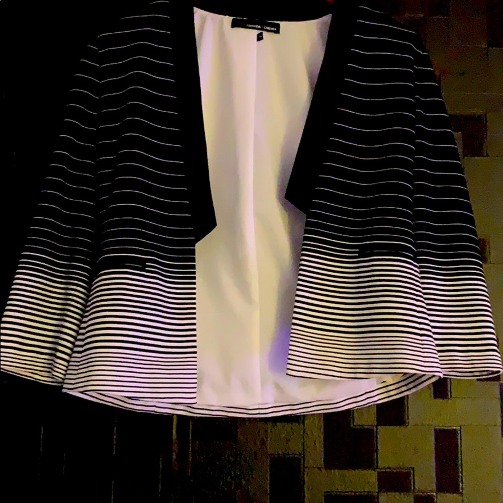 Amanda & Chelsea black and white blazer